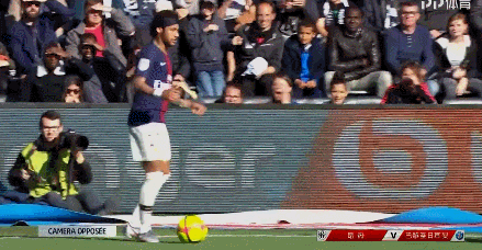 含泪赴欧！樊振东自曝逃离真相，3座大山逼走国乒一哥？