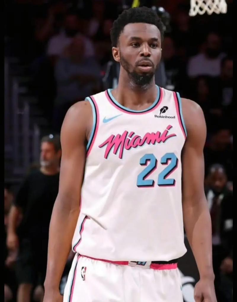 瓦尔迪的早餐和队友不一样，主教练：文化不同，需求也不同（瓦尔迪的早餐与队友不同，主教练：文化不同，需求各异）