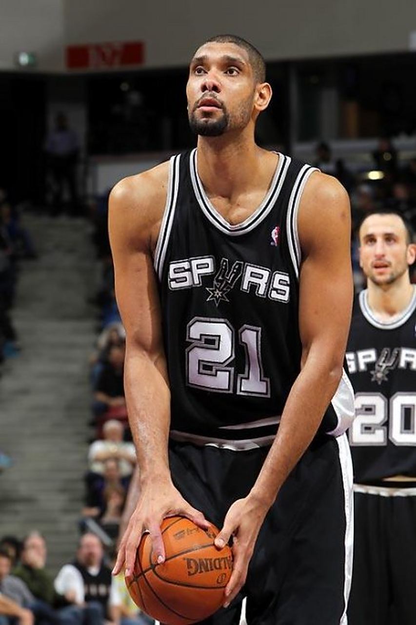 皇家奥维耶多vs马略卡：龙东、卡索拉首发，塞尔希-达德尔、韦达特-穆里奇出战（皇家奥维耶多战马略卡：龙东、卡索拉首发布阵，塞尔希-达德尔与韦达特-穆里奇同场亮相）