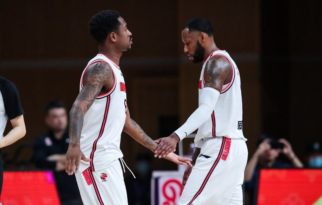 记者：阿隆索帅位未受直接威胁，但输给阿拉维斯他可能会下课（记者称阿隆索帅位暂稳，若不敌阿拉维斯或将下课）