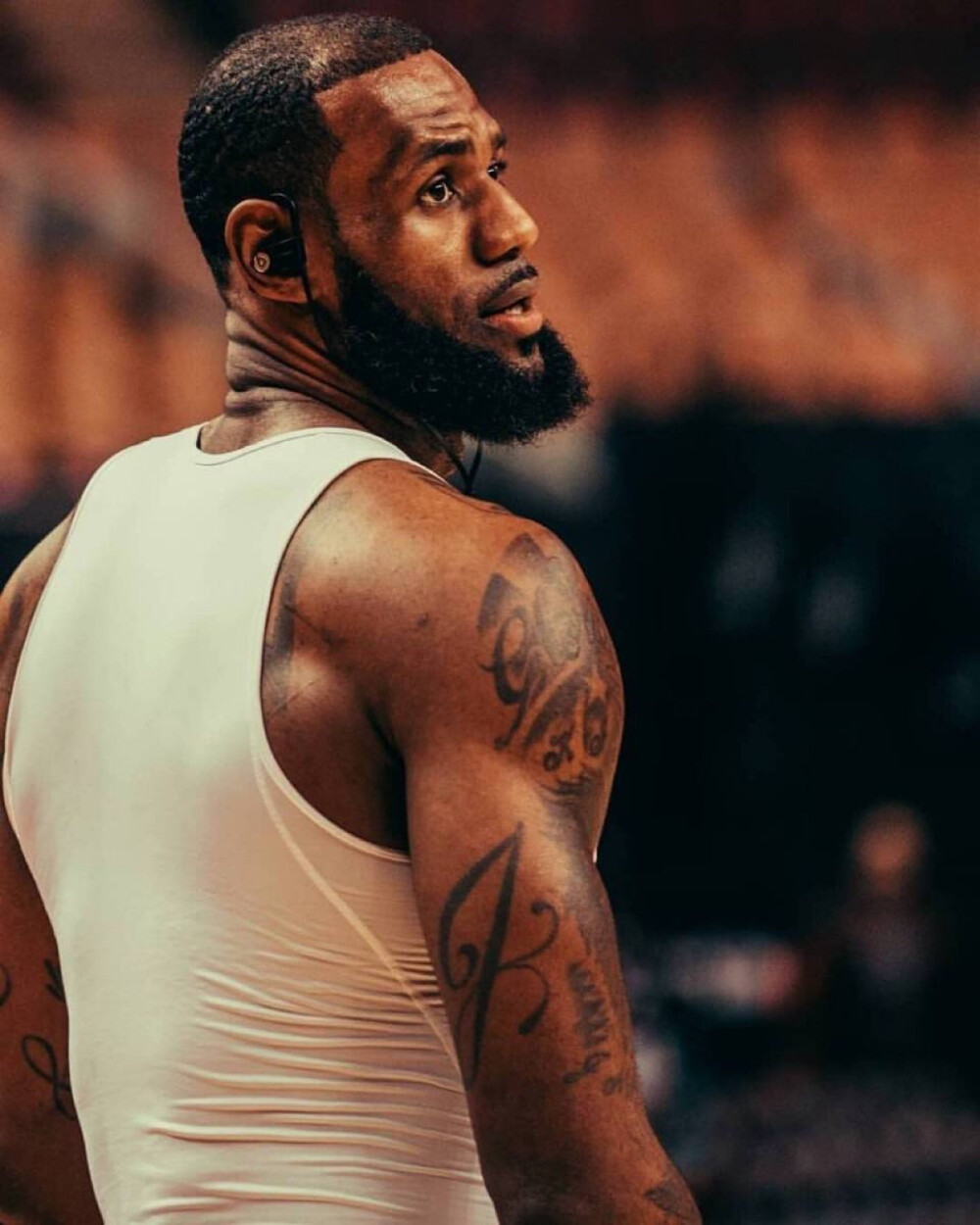 卖奖杯、卖主力、等收购，破产后的球队何去何从（破产清算：卖杯甩将盼接盘，球队未来路在何方）