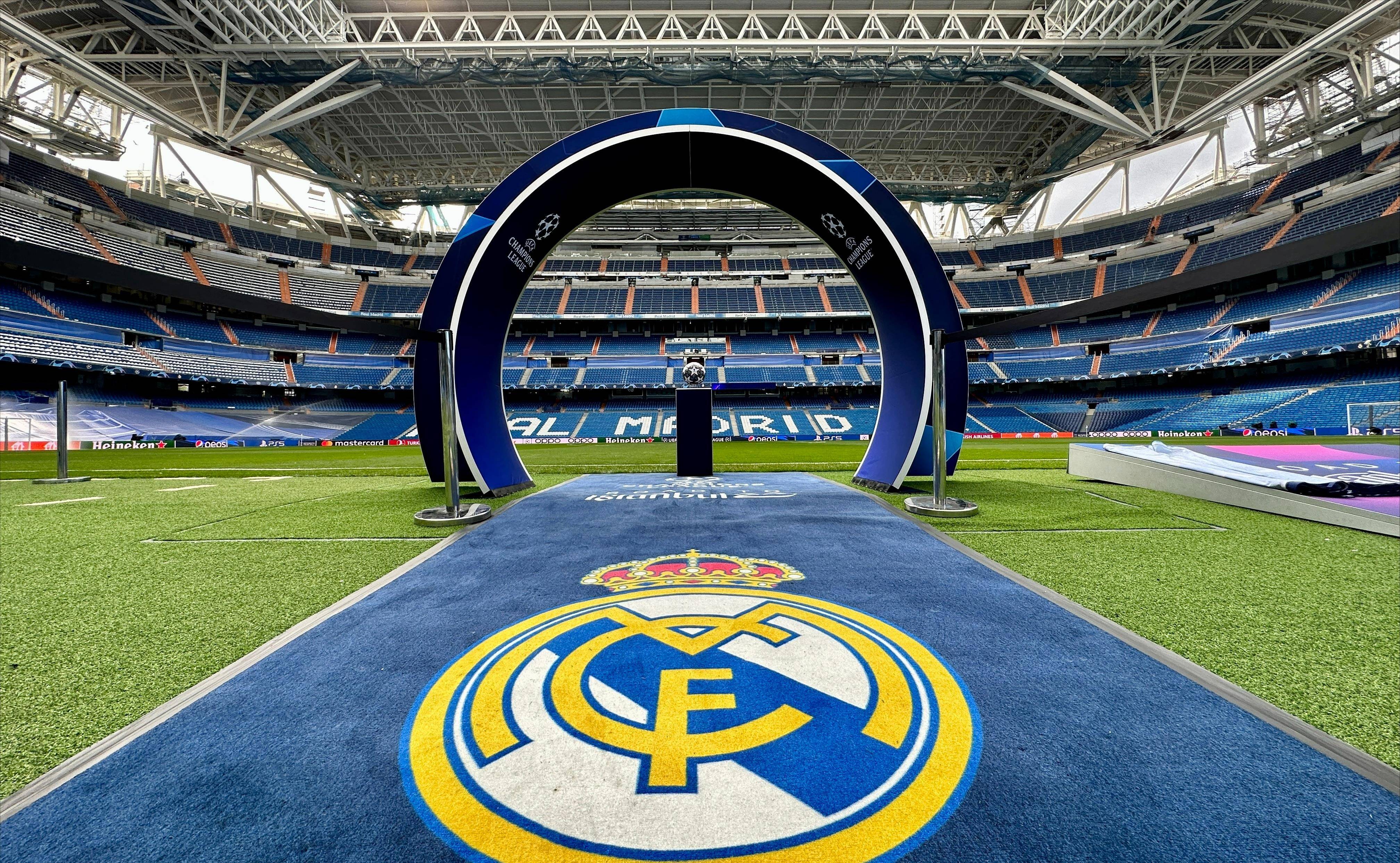 拜仁将创下德甲44轮连续领跑纪录，打破自己1973年创造的纪录（拜仁有望连续44轮领跑德甲，刷新1973年自创纪录）