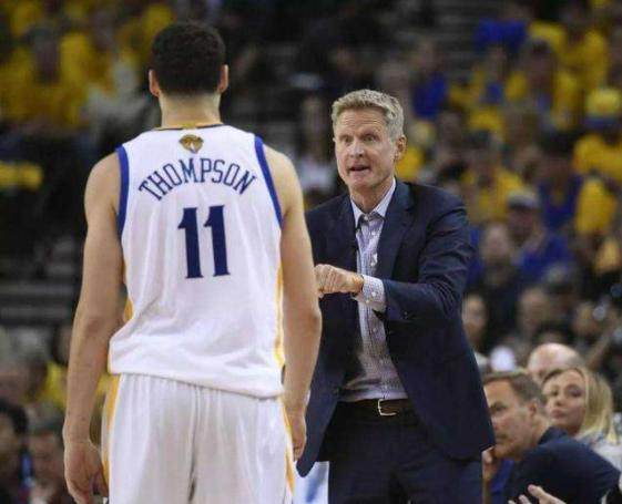 麦克丹尼尔斯第三节5中5轰12分，带领森林狼迫近比分（麦克丹尼尔斯第三节5投全中砍12分，助森林狼缩小差距）